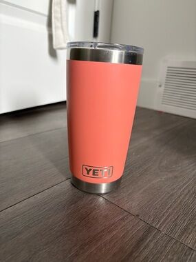 Yeti 20oz Rambler in Coral